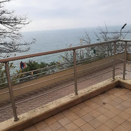 Apartament Bizone *