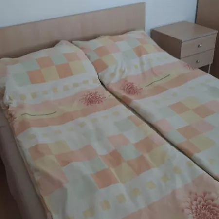 Apartment Bizone