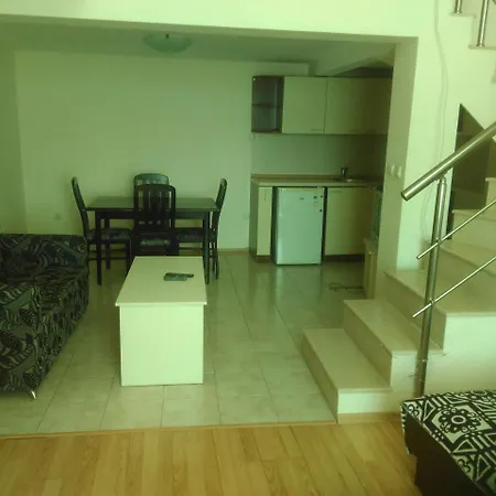 Apartment Bizone