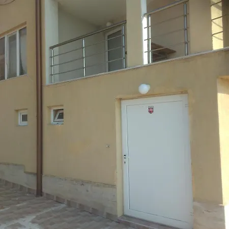 Apartment Bizone Kavarna